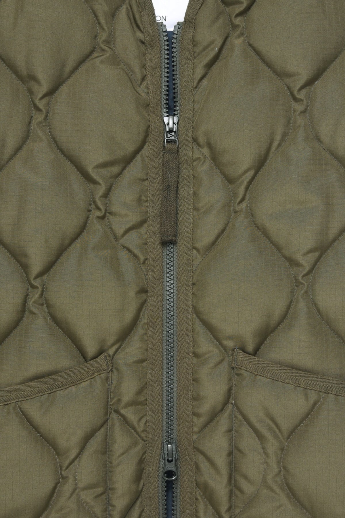 TAION Military Zip V Neck Down Vest Dark Khaki | Gilet | Edgar Bdx