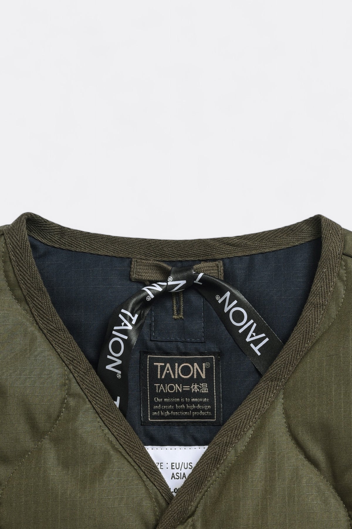TAION Military Zip V Neck Down Vest Dark Khaki | Gilet | Edgar Bdx