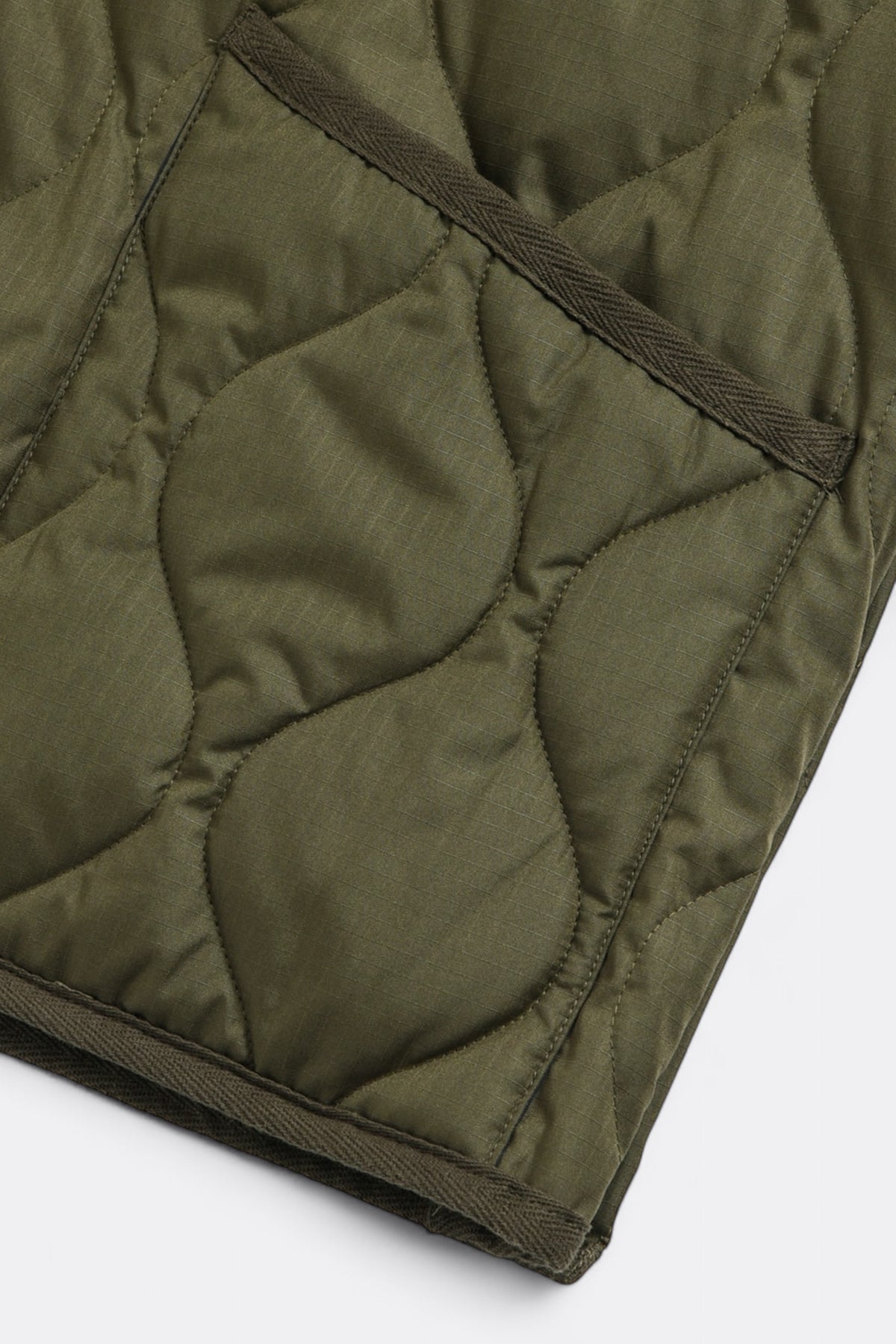 TAION Military Zip V Neck Down Vest Dark Khaki | Gilet | Edgar Bdx